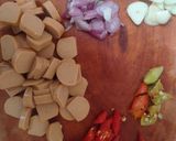 Foto langkah ke 1 dari resep Tumis Sawi Hijau Sosis.
