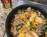 Hình bước làm 6 của món Cơm rang thập cẩm với lá cần tây (Fried rice with celery leaves)