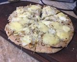 Foto del paso 6 de la receta: Pizza de harina integral y harina blanca