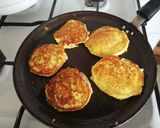 Túrópalacsinta recept fázis 3 fotója
