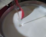 Foto del paso 3 de la receta: Panna cotta con coulis de fresa