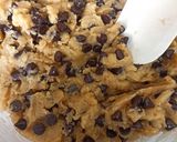 Foto langkah ke 3 dari resep Brownie Choco Chip Cookies.
