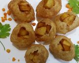 A picture of step 3 of Panipuri.