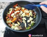 Foto langkah ke 5 dari resep Brokoli mix Tumis Daging Sapi.