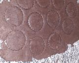 Foto del paso 7 de la receta: Alfajores chocolate con crema de oreo