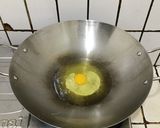 Foto langkah ke 1 dari resep Telur Ceplok Kuah Kecap.