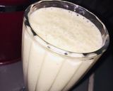 A picture of step 2 of Banana smoothie.