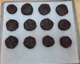 Pas rețetă Biscuiți cu cacao și fulgi de ciocolată 6 fotografie
