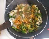 Foto del paso 2 de la receta: Verduras Keto con frutos secos y salsa de coco