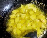 फ्रेंच बींस आलू फ्राई (french beans aloo fry recipe in Hindi) रेसिपी चरण 2 फोटो