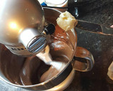 A picture of step 14 of Chocolate Layer Cake.