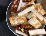A picture of step 1 of Lasooni Paneer A thick gravy flavourful Paneer Dish.