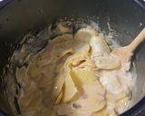 Une image de l'étape 2 de Gratin dauphinois pommes de terre et topinambour.