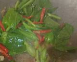 รูปขั้นตอนการทำที่ 3 ของ ผัดคะน้าหมูกรอบ