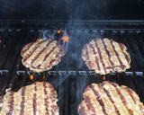 A picture of step 4 of Homemade beef burgers.
