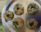 A picture of step 2 of Peas Doughnuts.
