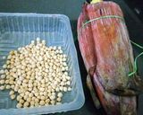 A picture of step 1 of Banana flower with small cowpeas Curry.