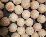 Foto langkah ke 10 dari resep Onde Wijen no kentang...garing di luar lembut di dalam😄😄😄.