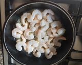 Foto del paso 2 de la receta: Camarones con vegetales salteados al wok. #paraprincipiantes