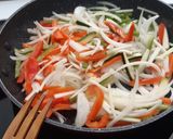 Foto del paso 1 de la receta: Espaguetis con toque oriental