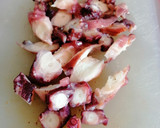 Foto del paso 4 de la receta: Pipirrana de pulpo y langostinos