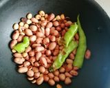 A picture of step 1 of Peanut chutney.
