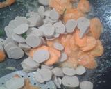 Foto langkah ke 5 dari resep (542) Bihun Goreng Bakso Sosis.