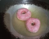 Foto langkah ke 5 dari resep Donat Pinky Kulit Buah Naga.