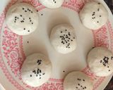 A picture of step 4 of Paneer Stuffed Amritsari Kulcha.
