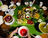 Hình bước làm 4 của món Cocktail dưa hấu Sải Duần và rượu táo mèo Sapa
