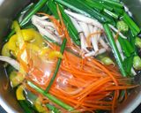 Hình bước làm 3 của món Miến cua (ghẹ) ngũ sắc