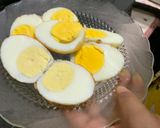 Foto langkah ke 2 dari resep Telur Bulat Sambal Terong.