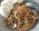 Foto langkah ke 3 dari resep 12. Mie goreng.