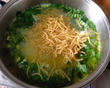 Foto del paso 7 de la receta: Sopa de fideos y gambas
