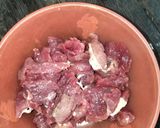 Foto langkah ke 1 dari resep Tumis daging sambal bawang.
