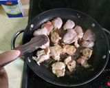 Foto del passaggio 10 della ricetta Pollo “alla crème” con funghi Portobello