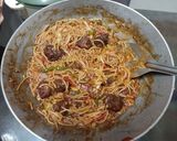 A picture of step 5 of Veg Manchurian noodles 😋.