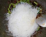 Foto langkah ke 2 dari resep Mie Goreng Cumi (Mie Jagung Goreng Plus Cumi).