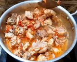 A picture of step 2 of Maharani creamy chicken karahi.