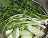 Hình bước làm 1 của món Mướp xào trứng non