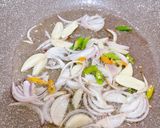 Gambar langkah 1 resipi 👩🍳Maggi Kari Tumis For One.