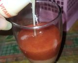 Foto langkah ke 3 dari resep Strawberry Yakult Mix.