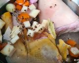 Une image de l'étape 1 de Aspic de porc et poulet / Răcitură.