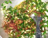 हरे लहसुन की चटनी (Hare lahsun ki chutney recipe in Hindi) रेसिपी चरण 1 फोटो