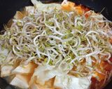 Foto langkah ke 2 dari resep Sundubu Jjigae (Sup Tahu Pedas).