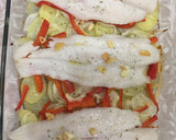 Foto del paso 6 de la receta: Panga al horno con patatas panaderas, pimiento rojo y cebolla