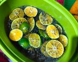 Foto langkah ke 4 dari resep Lemon Tea Grass Plus Madu 🍋‍🟩.