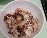 Foto langkah ke 1 dari resep Rice Bowl: Nasi Margarin Ayam Cincang Kecap Madu.
