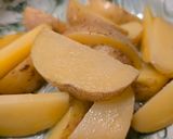 Foto langkah ke 5 dari resep Potato Wedges.
