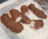 A picture of step 2 of Bounty bars, omg😋😋😋.